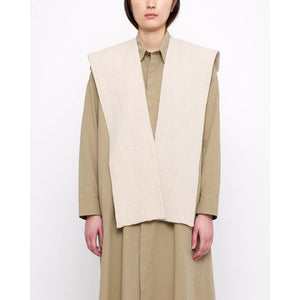 hooded scarf/vest in beige-white