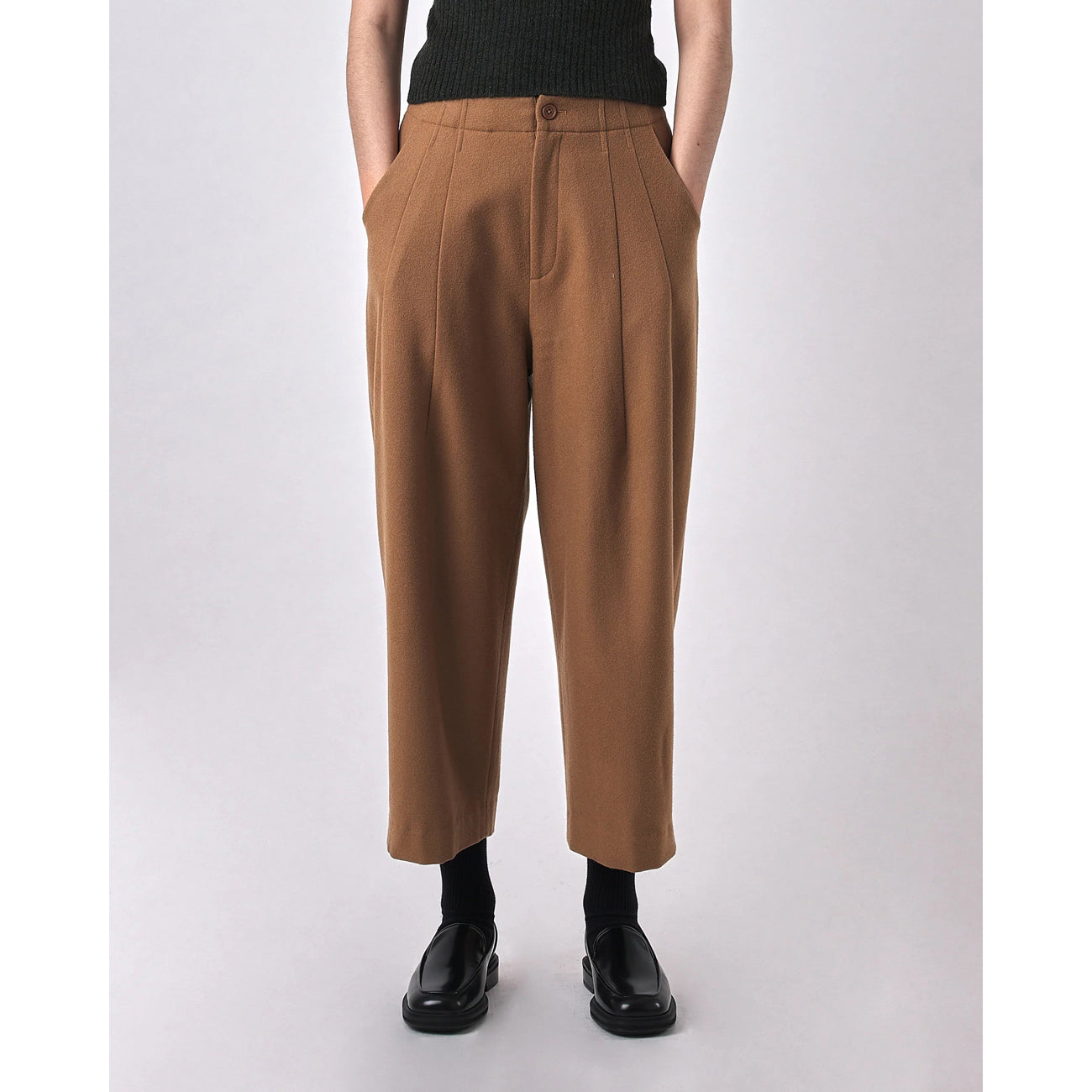 wool pleated trouser in tan