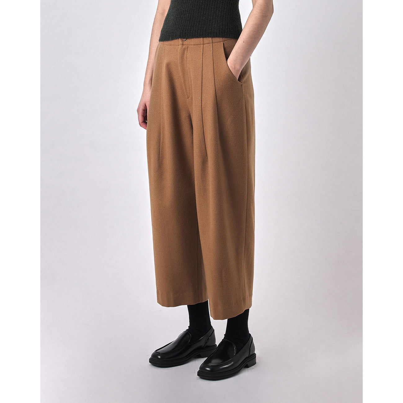 wool pleated trouser in tan