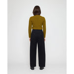 straight legged trouser in black