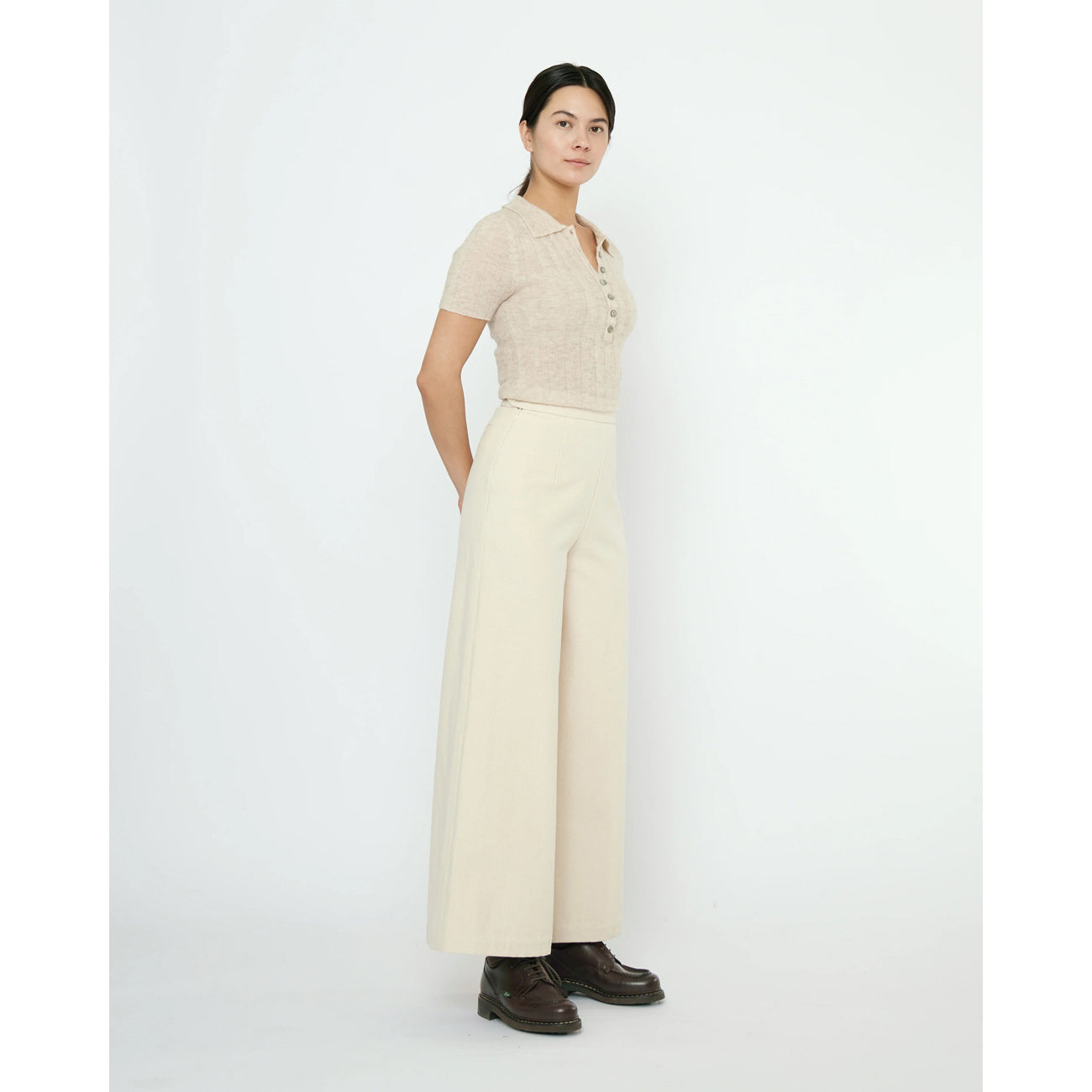 wide-legged trouser in off-white