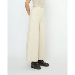 wide-legged trouser in off-white