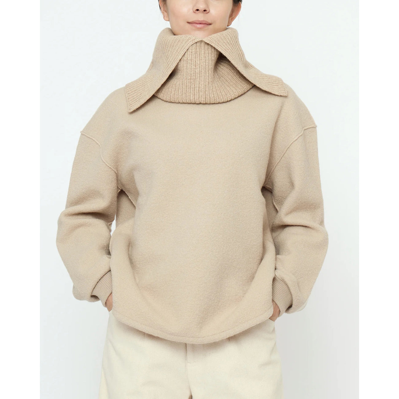 yak collar in almond