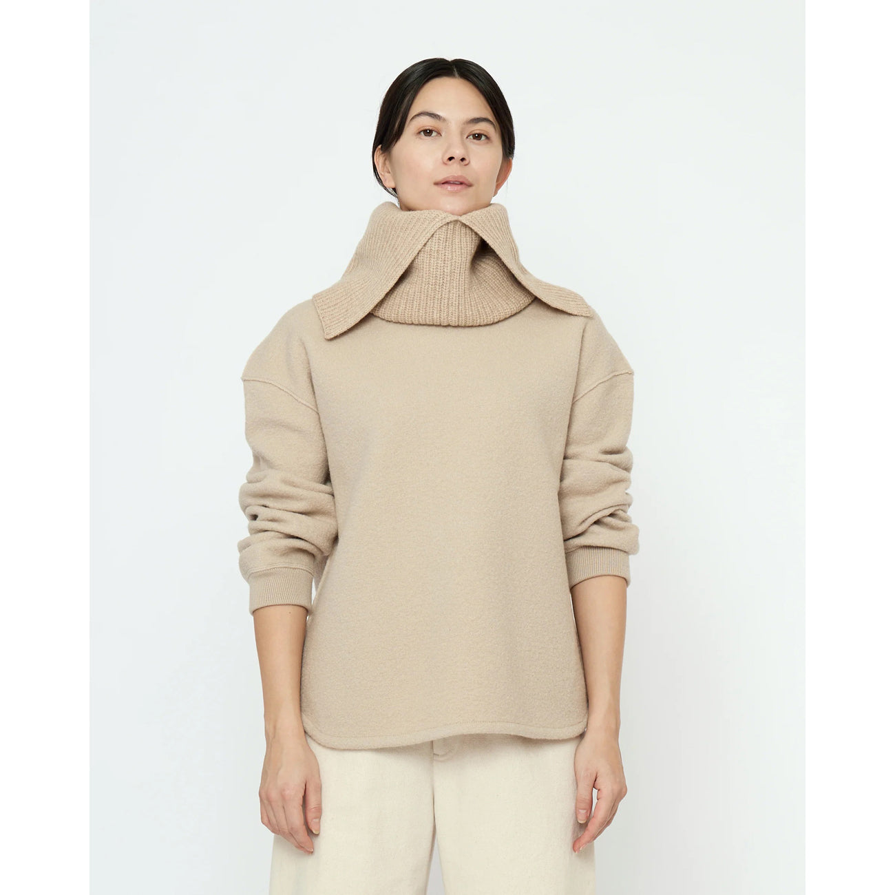 yak collar in almond