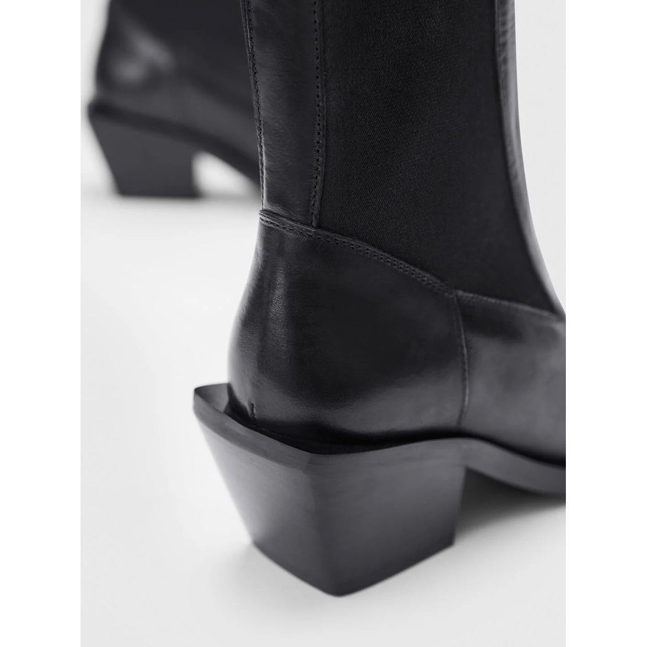 apollosa ankle boot in black