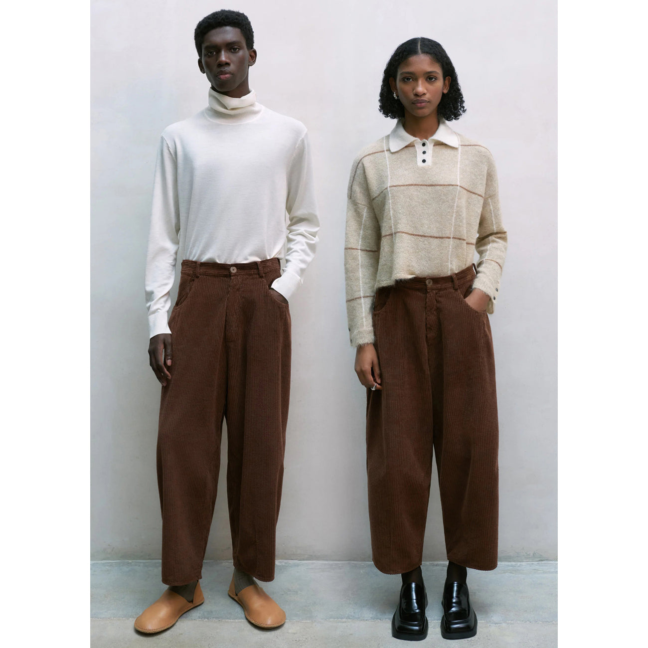 corduroy baggy pants in pardo