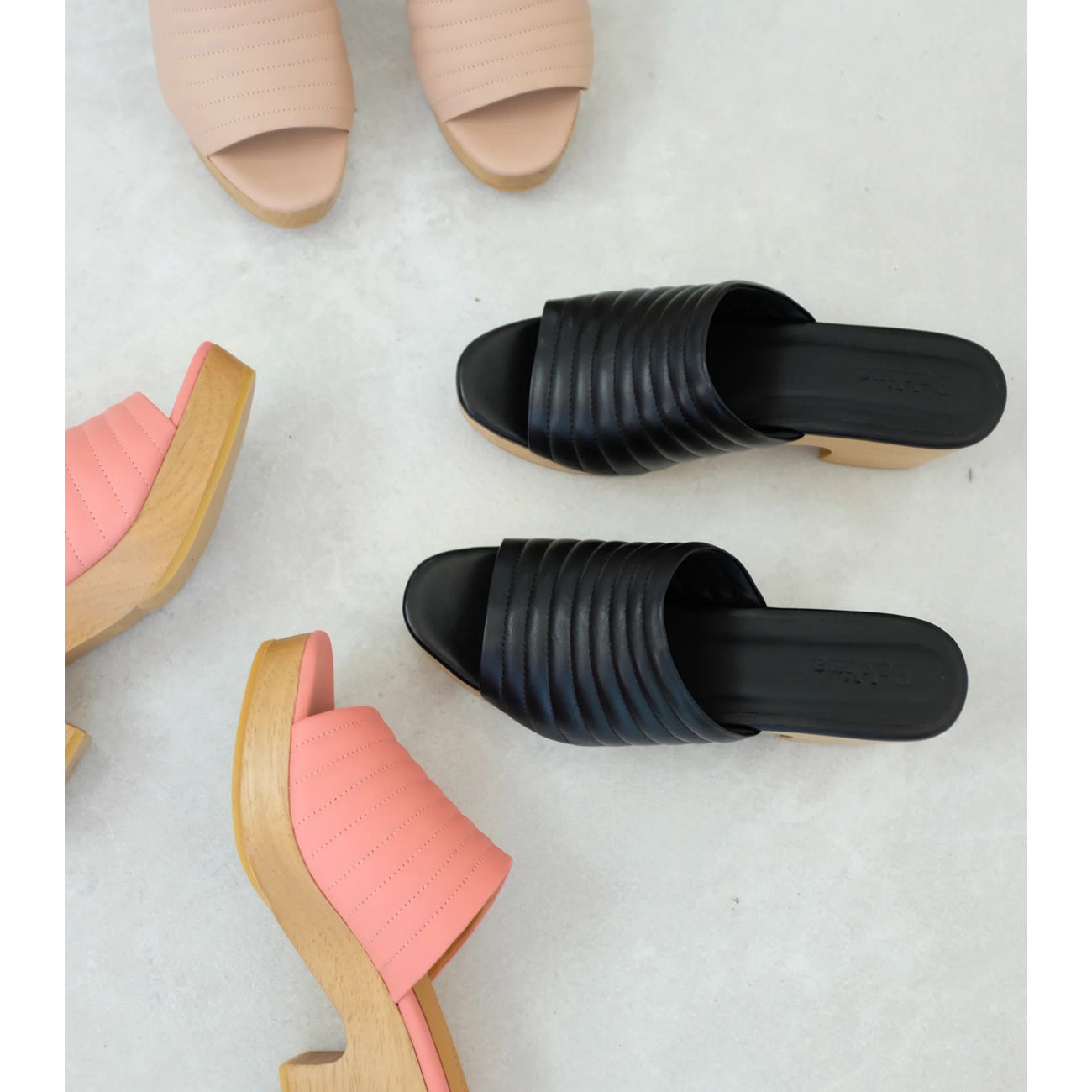 open toe ribbed clog in black