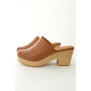 ribbed clog in cocoa