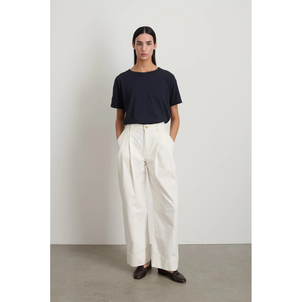 martin pleated chino in chalk white