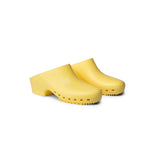 classic clog in daisy