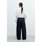 curved baggy jeans