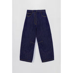 curved baggy jeans
