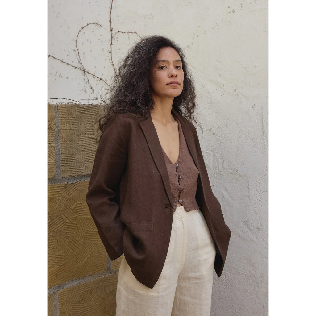 everyday blazer in walnut