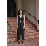 clio vest in black