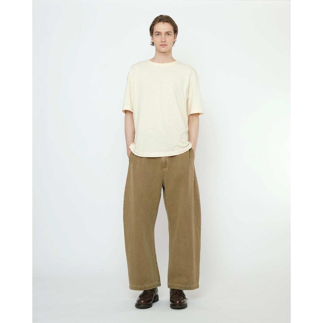 tailored curve legged trouser in kelp