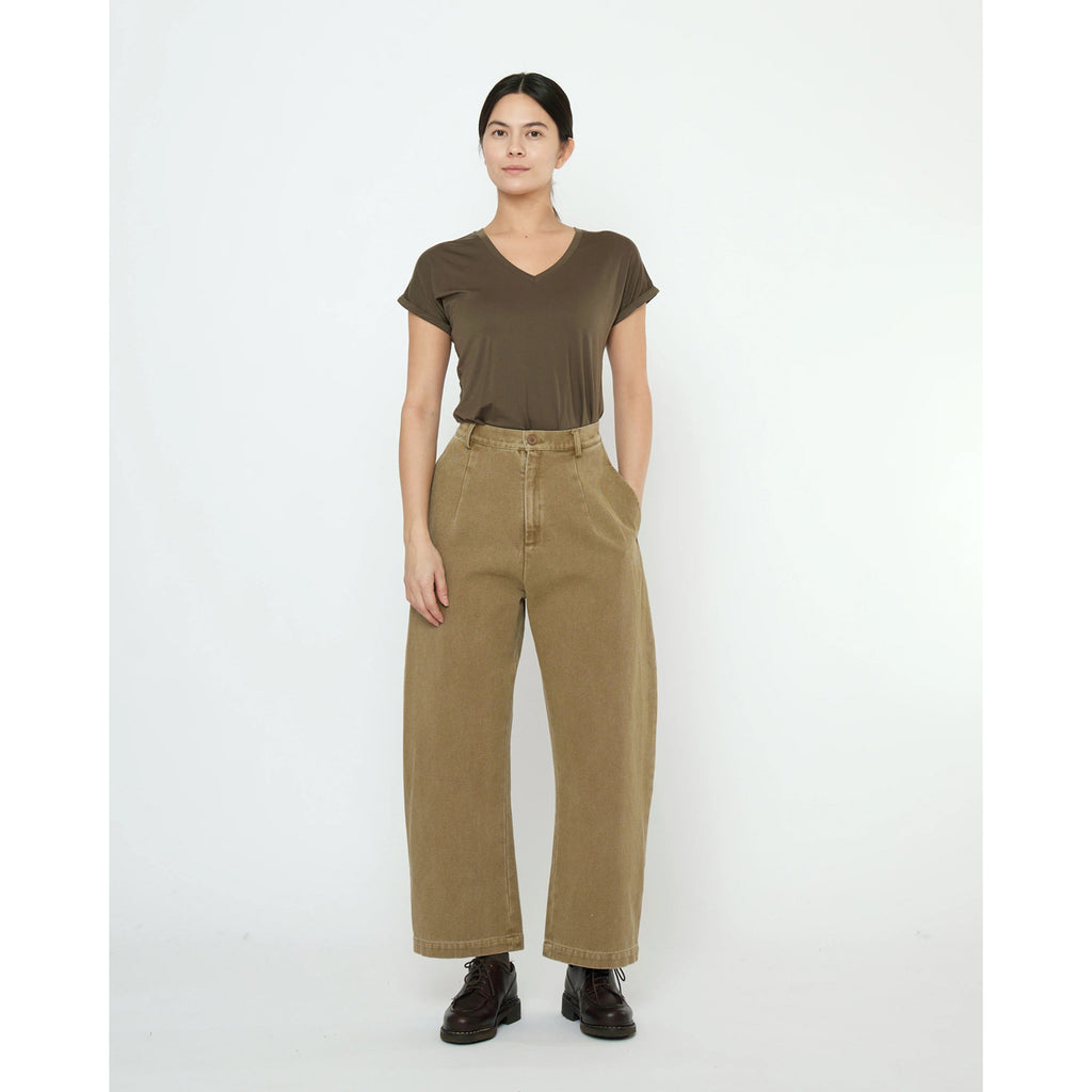 tailored curve legged trouser in kelp