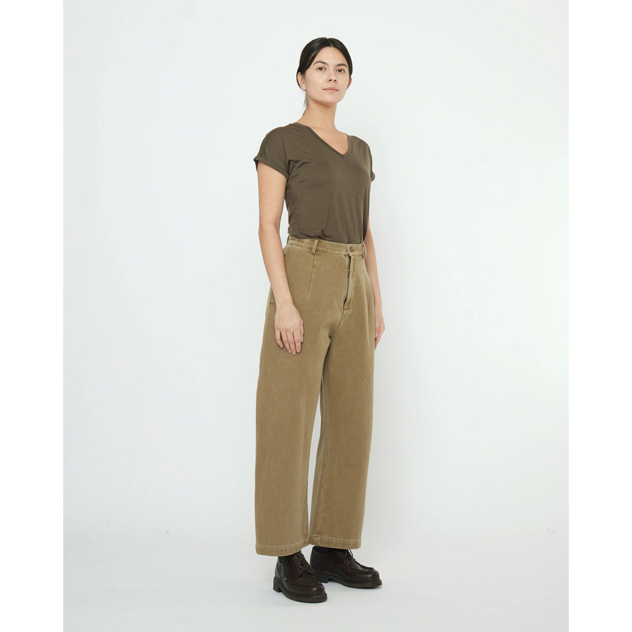 tailored curve legged trouser in kelp