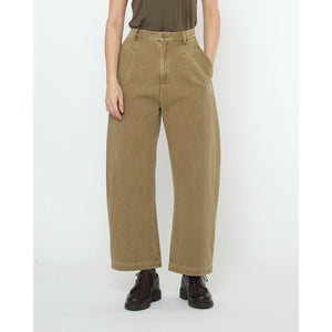 tailored curve legged trouser in kelp
