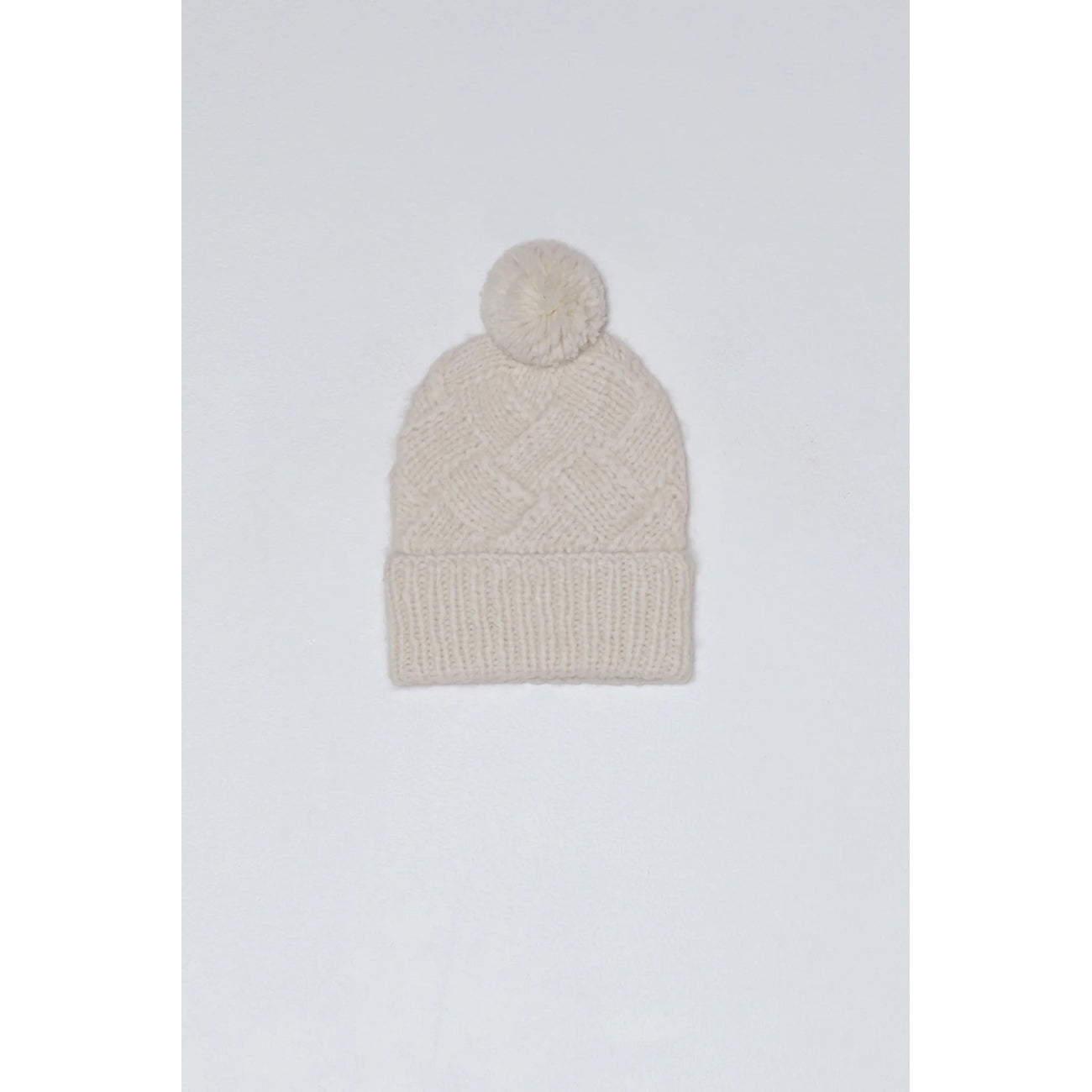 beanie entrelac in all cream