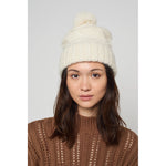 beanie entrelac in all cream