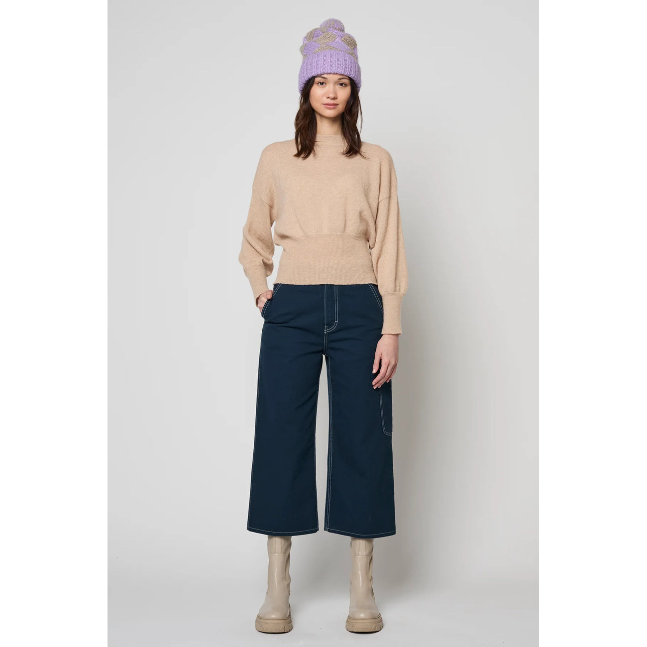 beanie entrelac in light violet + prairie