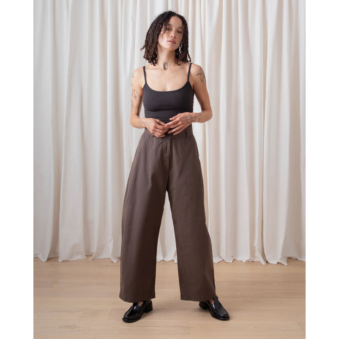 loose barrel pant in deep moss