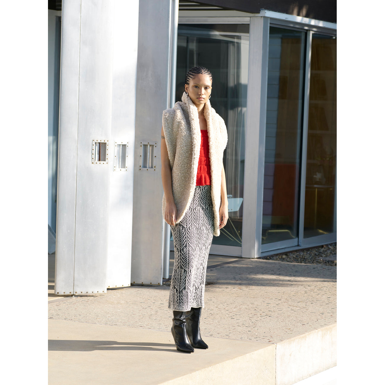 fur-free fur stole in light beige