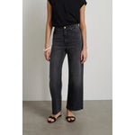 elissa jean in stil black