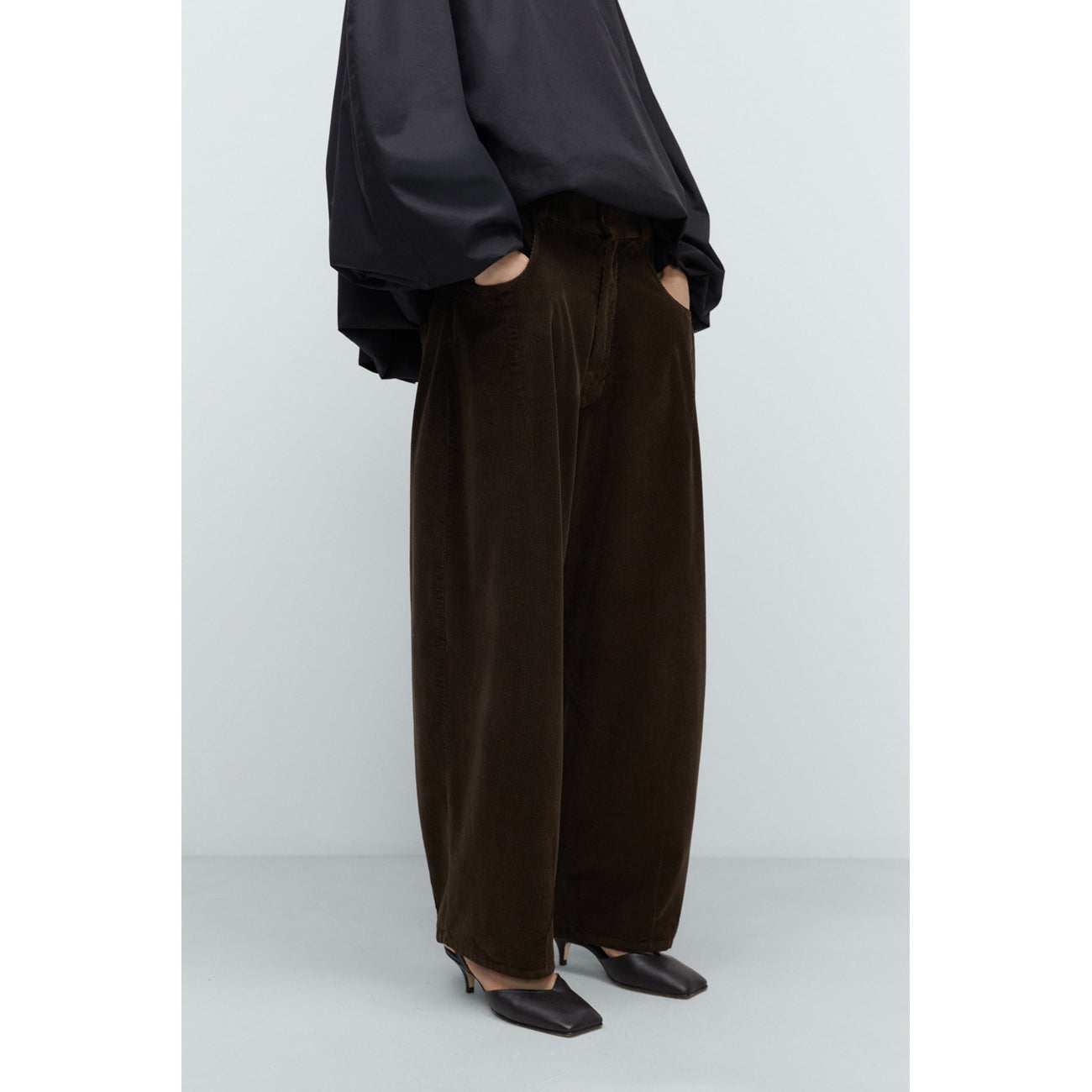 corduroy baggy pants in brown