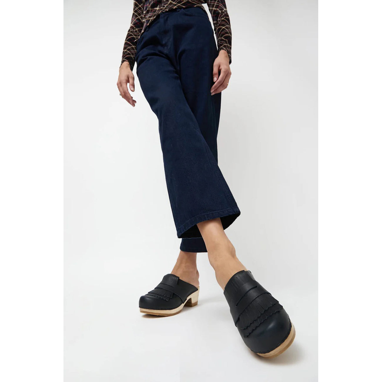 kiltie clog in indigo