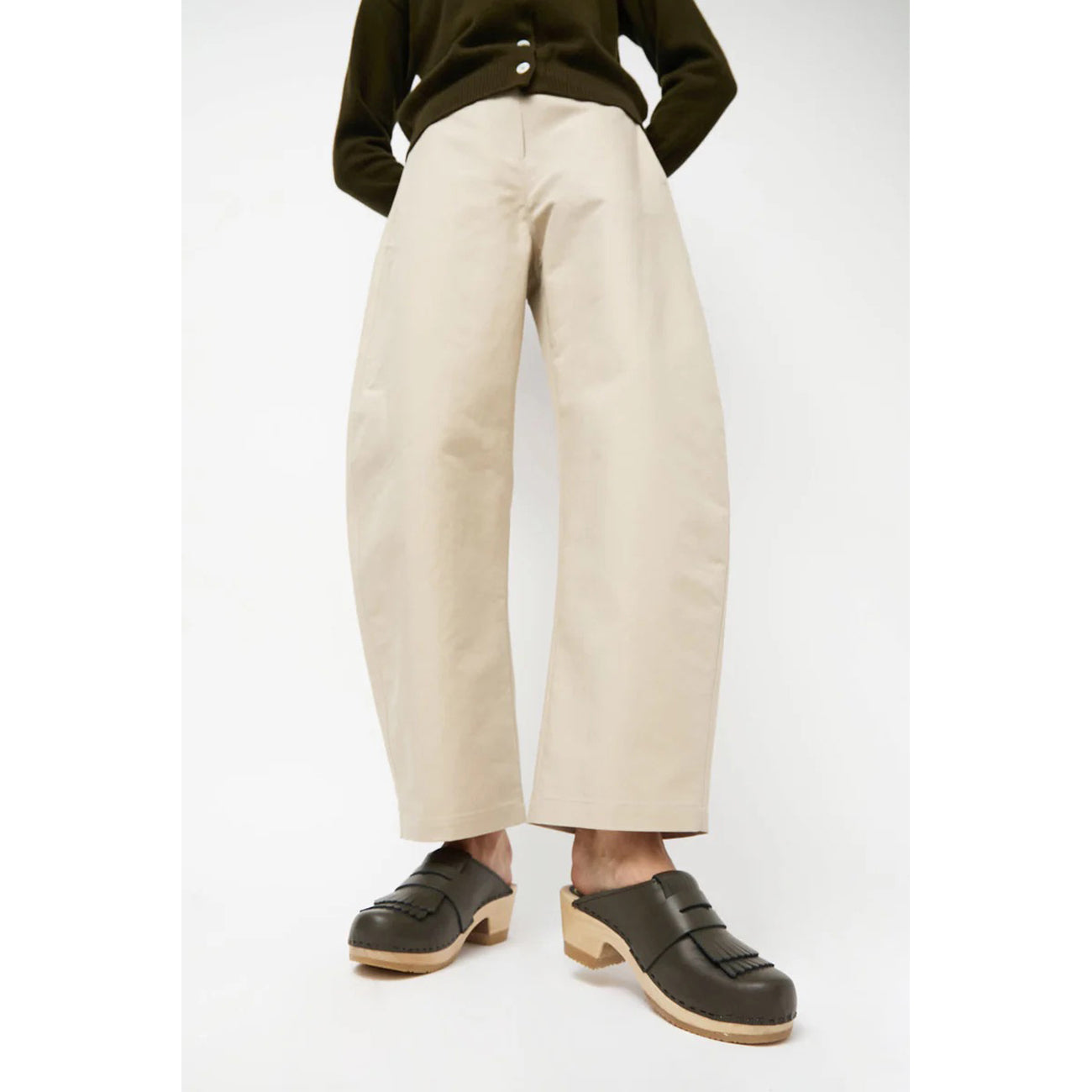 kiltie clog in olive