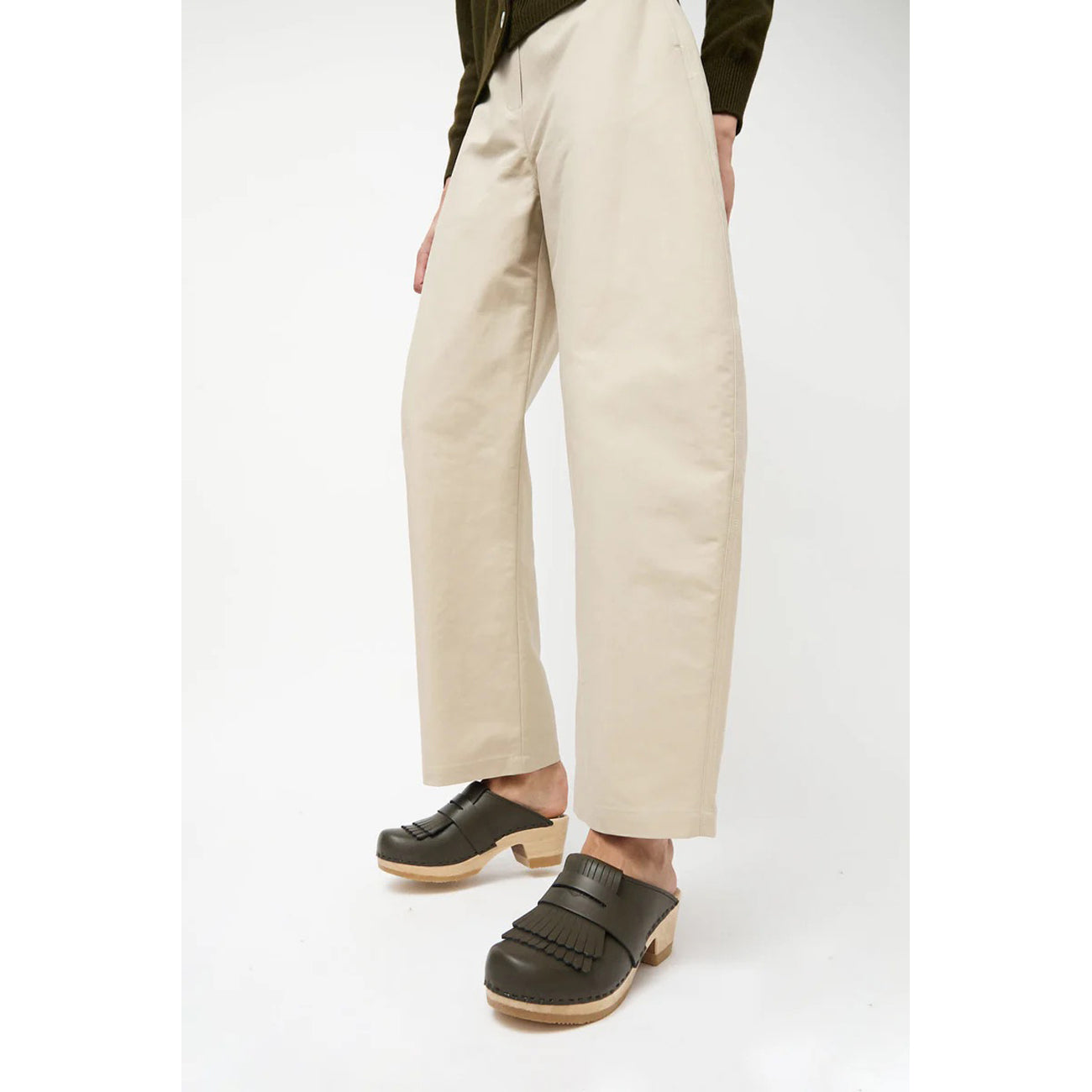 kiltie clog in olive