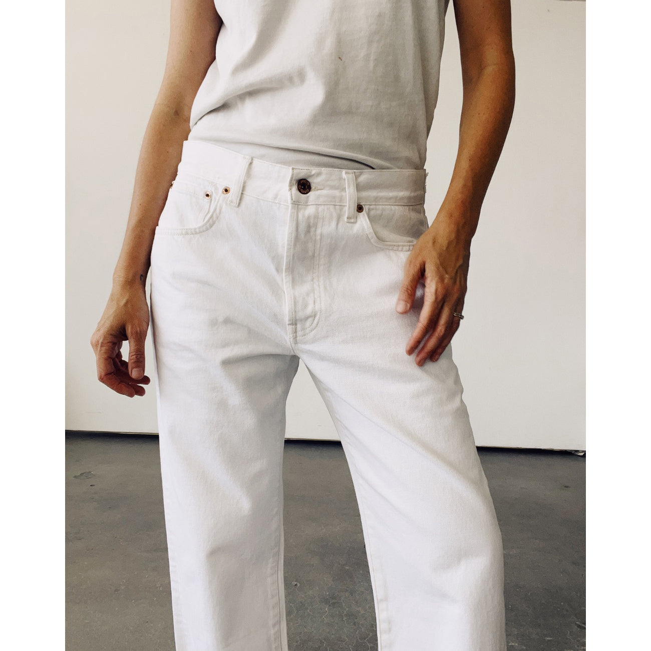 the loose crop in white