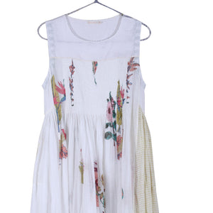 sleeveless dress in floral embroidery