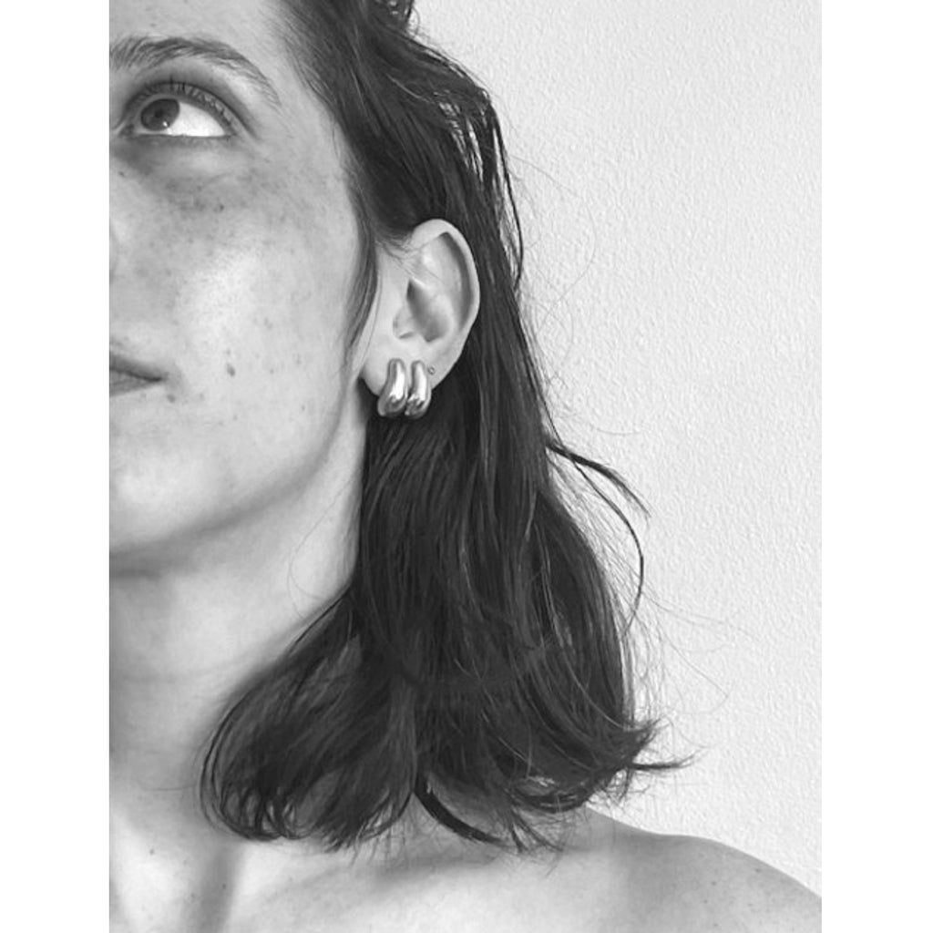 aubergine studs
