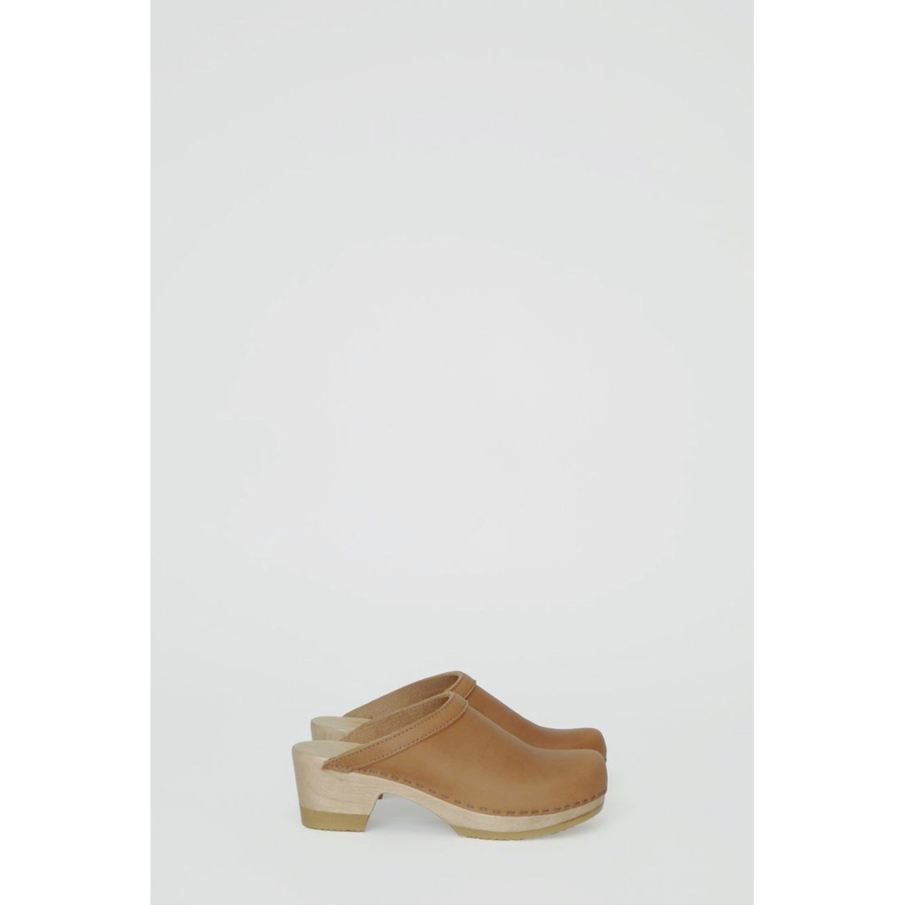 old school mid heel clog in palomino