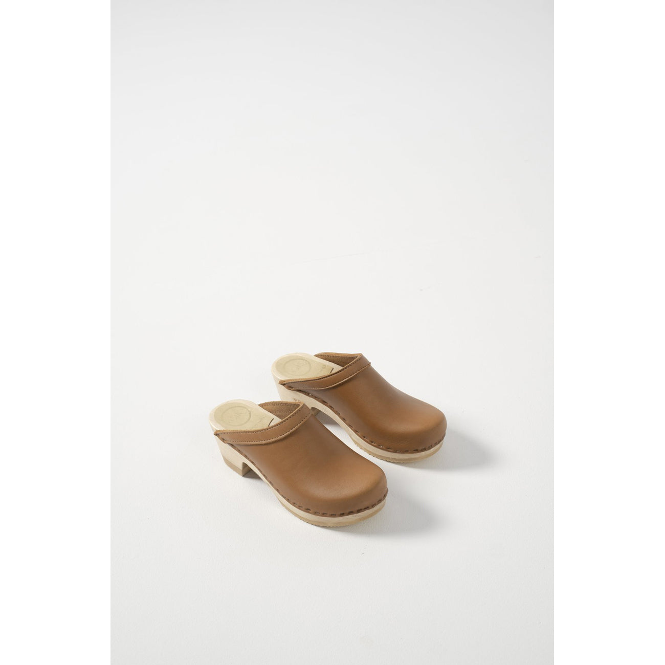 old school mid heel clog in palomino