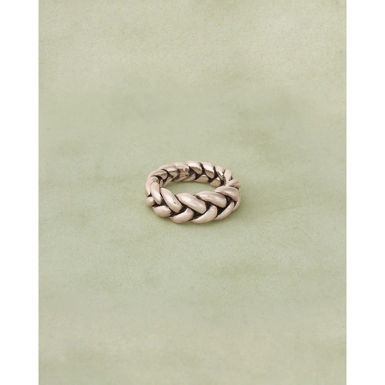 pythia ring