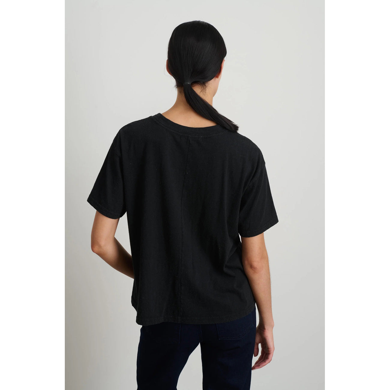 atlas tee in black