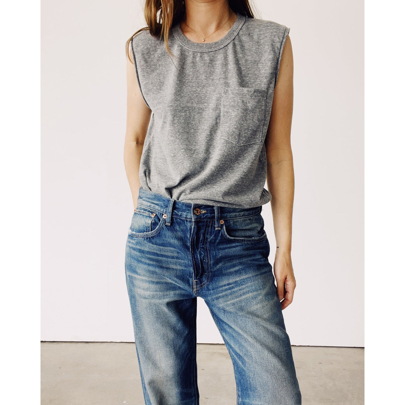 the muscle tee in p.e. Grey