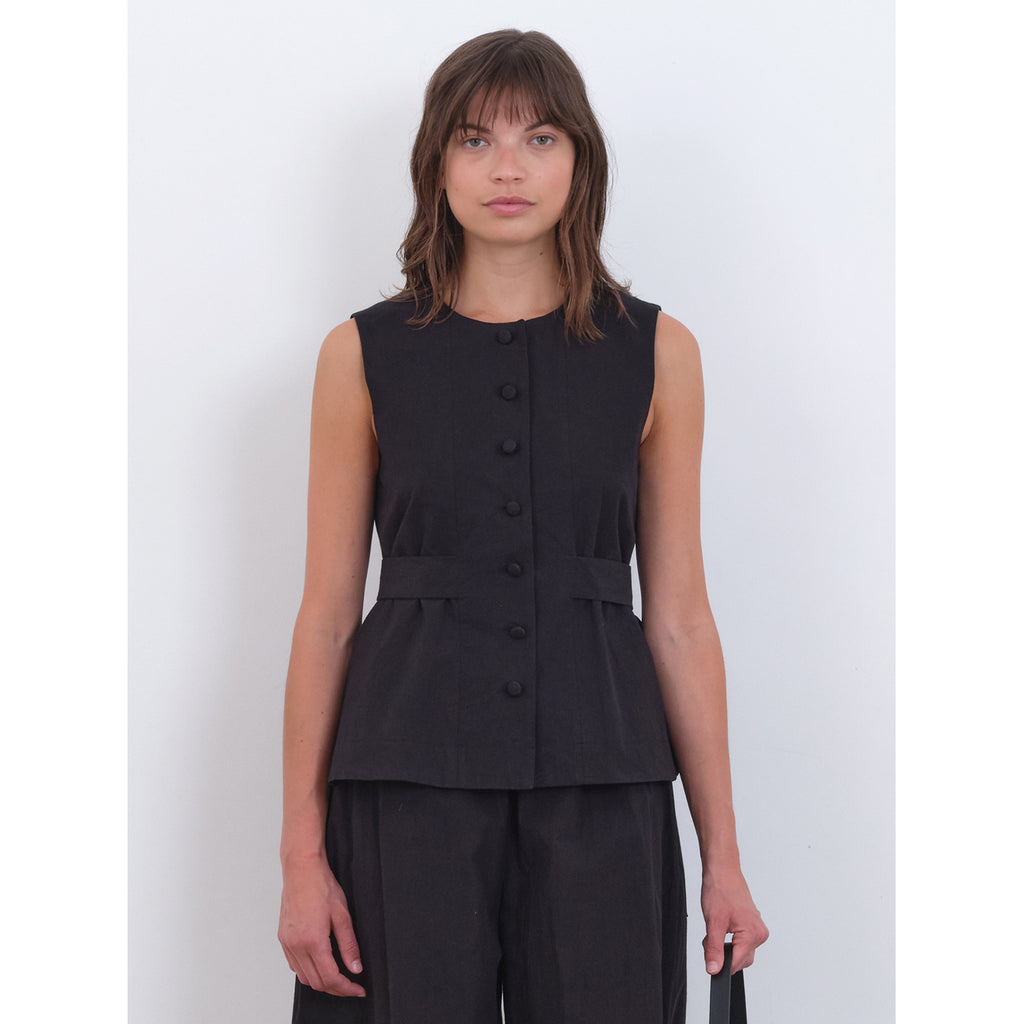 flo waistcoat in black