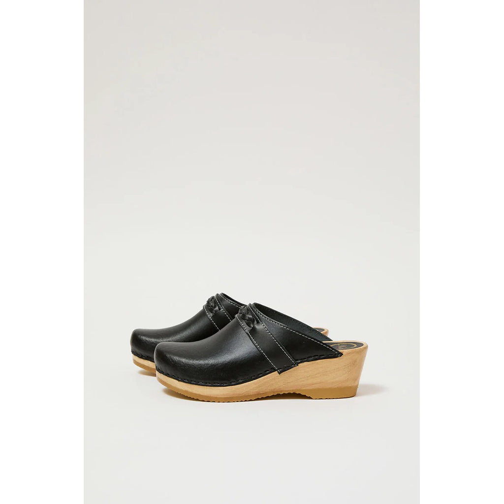 bridget clog in jet