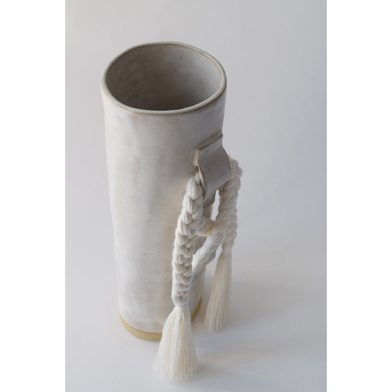 vase #696 in white