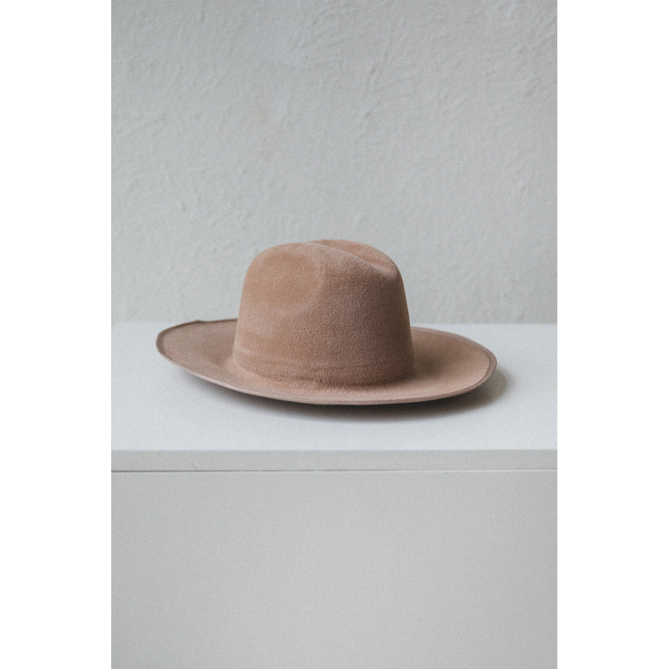 savoy in camel velour felt