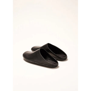 outdoor slipper in black