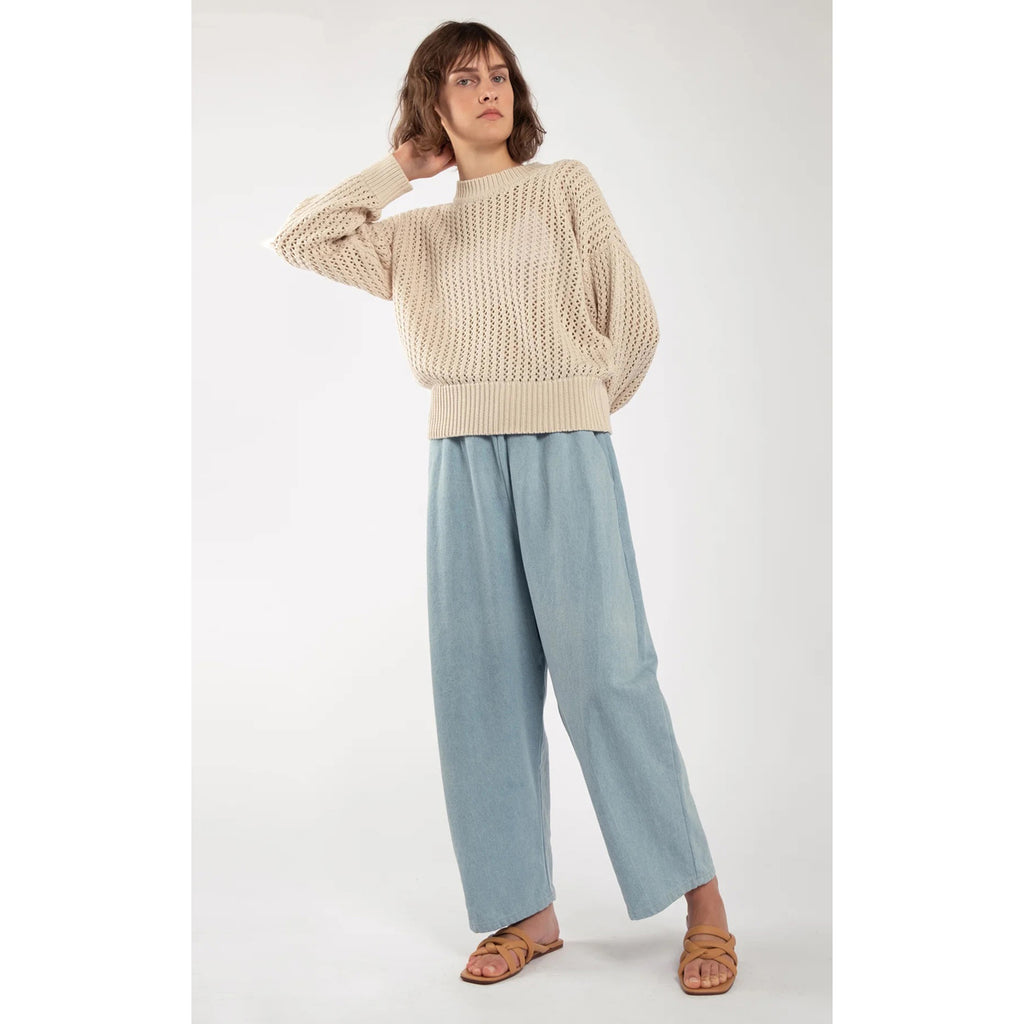 barrel pant in sky